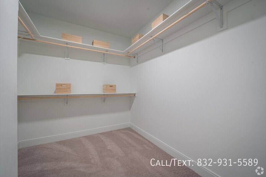 Apartment for rent at 18320 Central Creek Dr, Cypress, TX 77433