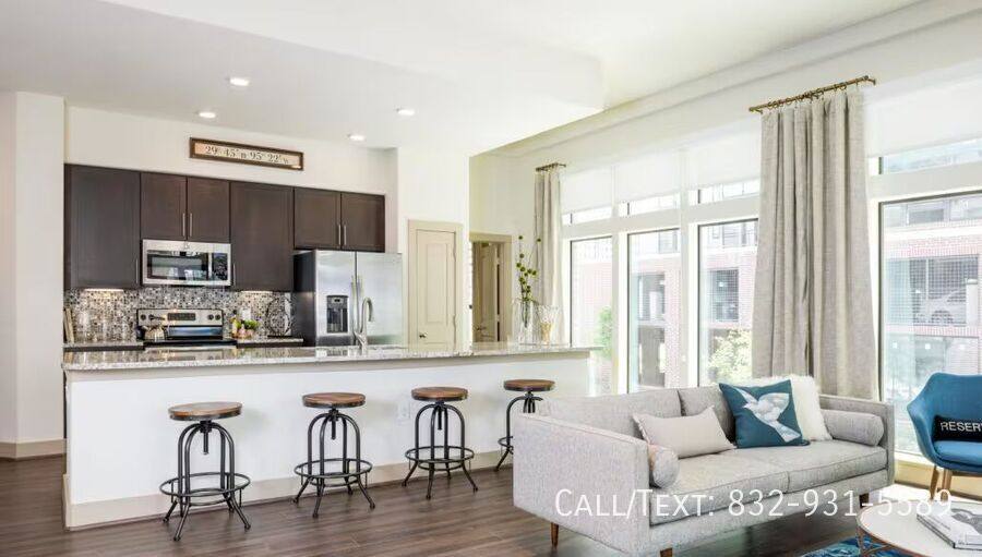 Apartment for rent at 668 W Dallas St #SAMN2, Houston, TX 77019