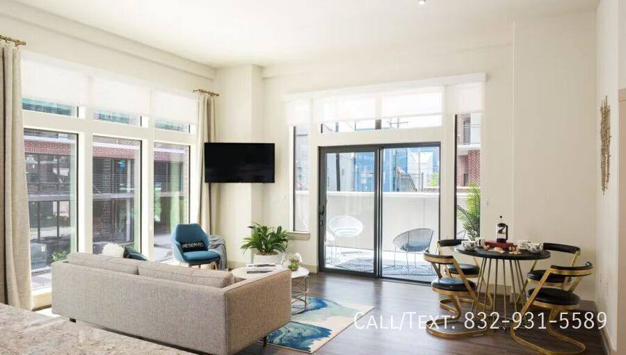 Apartment for rent at 668 W Dallas St #SAMN2, Houston, TX 77019