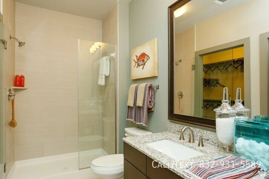 Apartment for rent at 5700 Green Tree Rd #AAT2, Houston, TX 77056