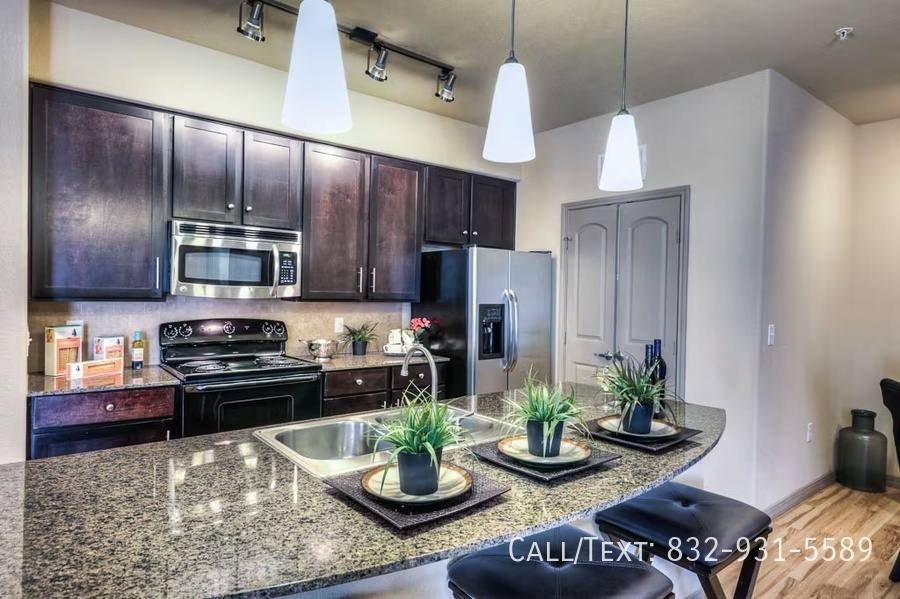 Apartment for rent at 19000 Crescent Springs Dr #DAK1, Kingwood, TX 77339