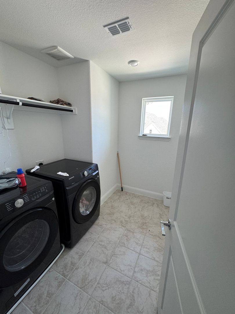 House for rent at 100 Barn Swallow Dr, Celina, TX 75009