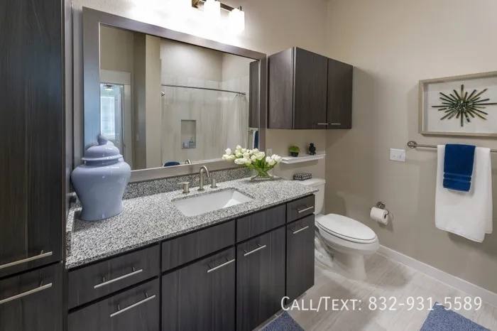 Apartment for rent at 1099 W Riley Rd #IYL, Houston, TX 77047
