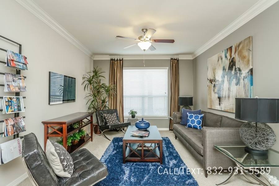 Apartment for rent at 999 White St #EAMH, Houston, TX 77007