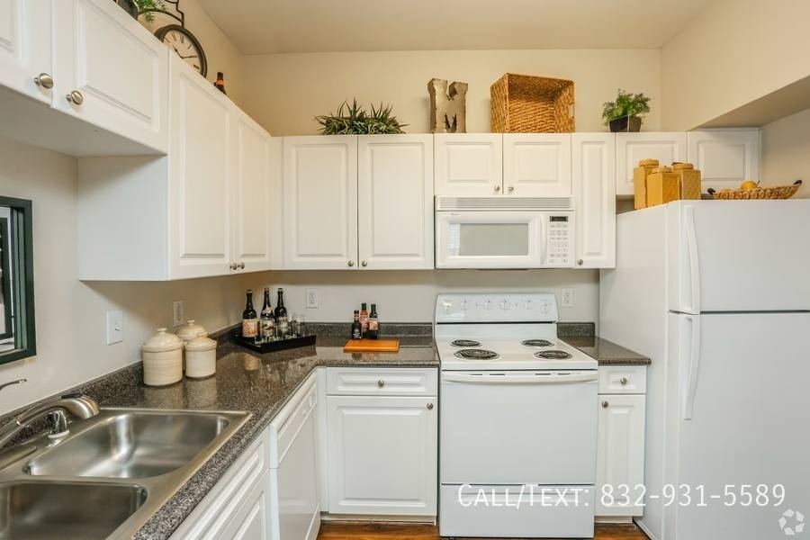 Apartment for rent at 999 White St #EAMH, Houston, TX 77007