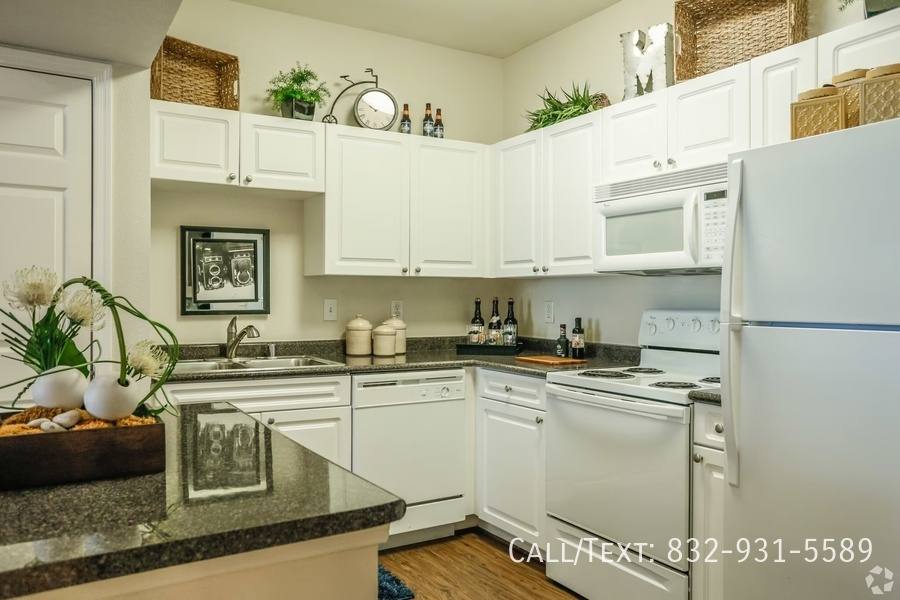 Apartment for rent at 999 White St #EAMH, Houston, TX 77007