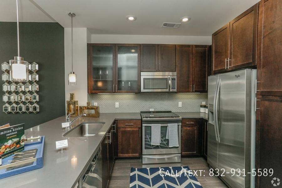 Apartment for rent at 2799 N Durham Dr #HNH2, Houston, TX 77008