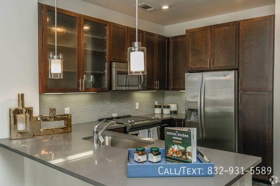 Apartment for rent at 2799 N Durham Dr #HNH2, Houston, TX 77008