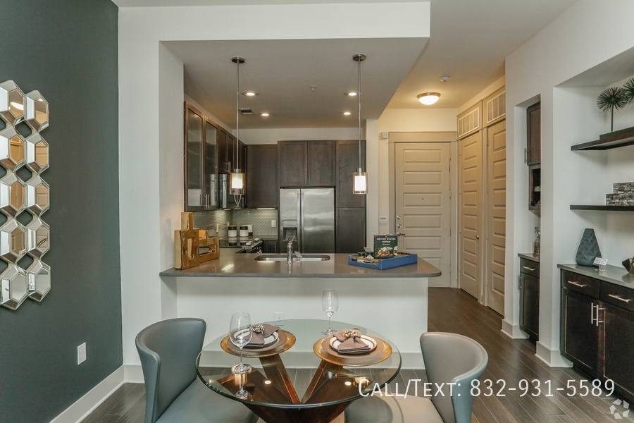 Apartment for rent at 2799 N Durham Dr #HNH2, Houston, TX 77008