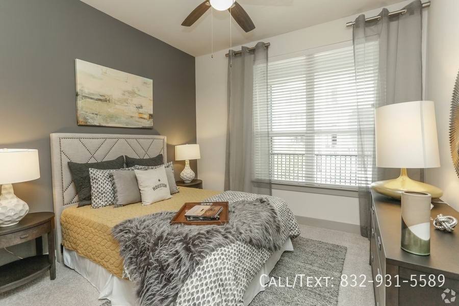Apartment for rent at 2799 N Durham Dr #HNH2, Houston, TX 77008