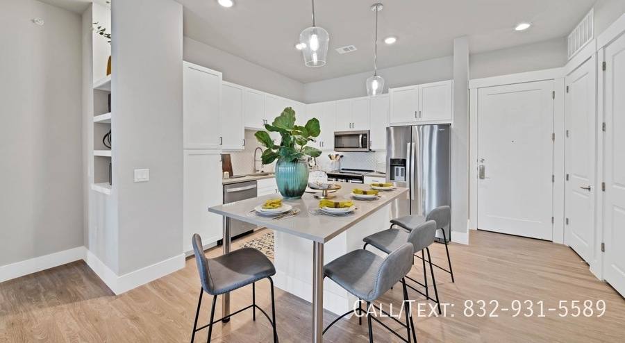 Apartment for rent at 1508 Summer St #TRHS2, Houston, TX 77007