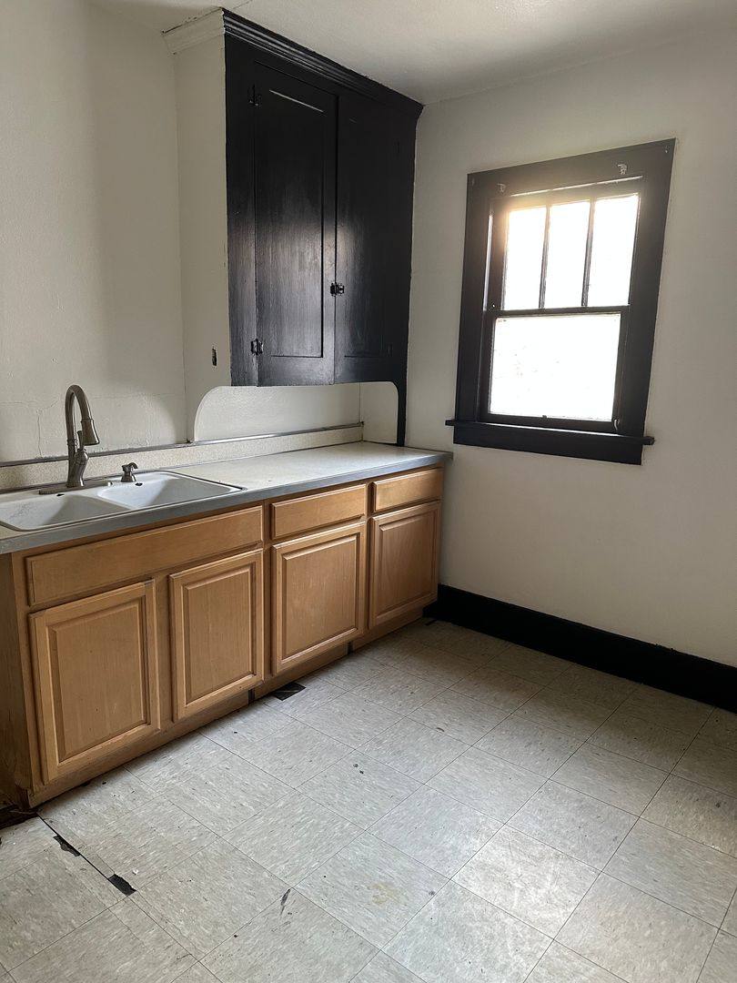 Apartment for rent at 1413 Wellsley Ave, Steubenville, OH 43952