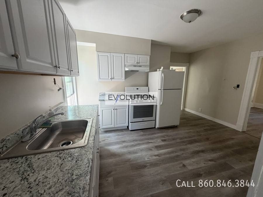 Apartment for rent at 228 -230 Franklin Ave #FL2, Hartford, CT 06114