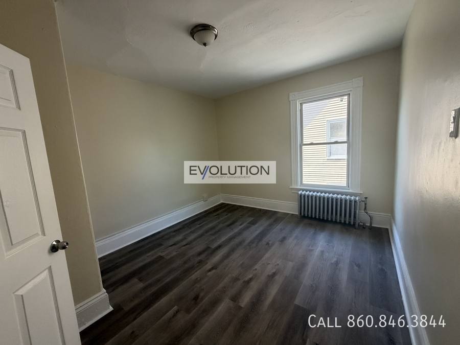 Apartment for rent at 228 -230 Franklin Ave #FL2, Hartford, CT 06114