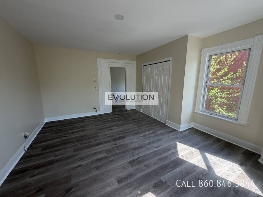 Apartment for rent at 228 -230 Franklin Ave #FL2, Hartford, CT 06114