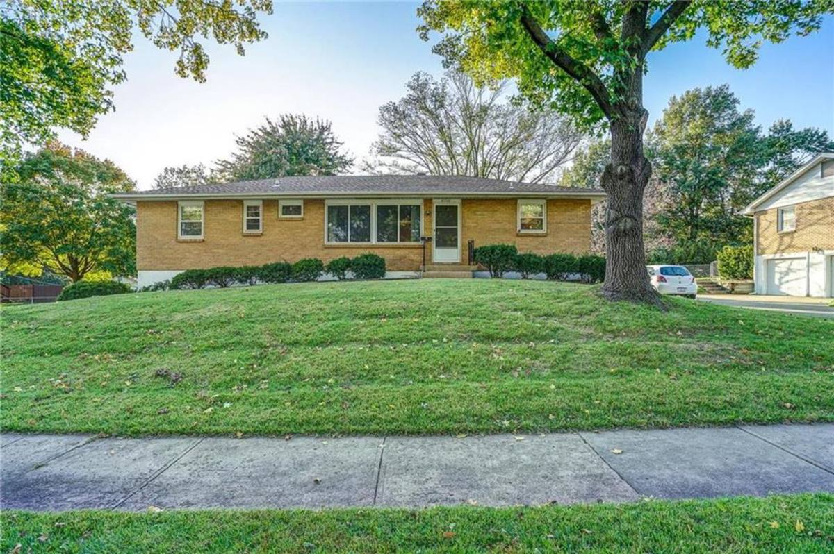 House for rent at 8706 NE Boone St, Kansas City, MO 64155