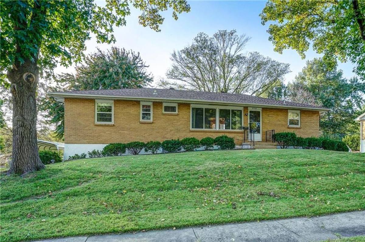House for rent at 8706 NE Boone St, Kansas City, MO 64155