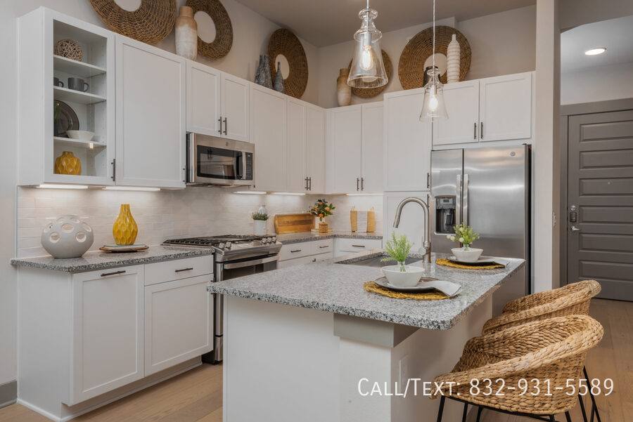 Apartment for rent at 701 Cohn St #AM1, Houston, TX 77007