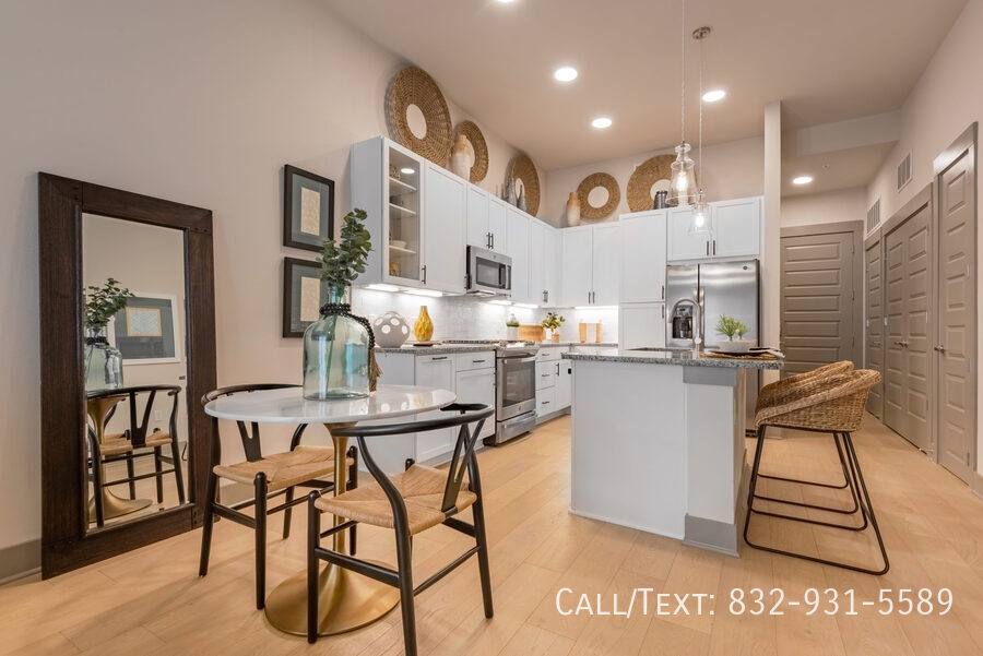 Apartment for rent at 701 Cohn St #AM1, Houston, TX 77007