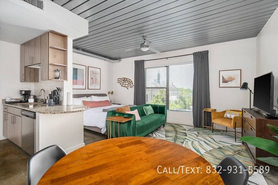 Apartment for rent at 1966 Travis St #MM3, Houston, TX 77002