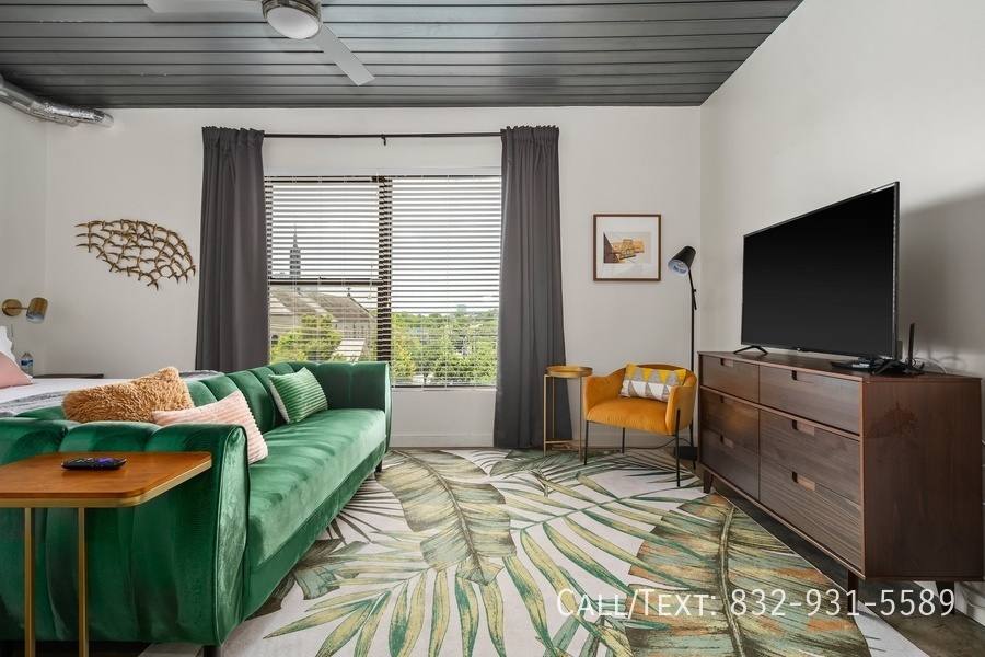 Apartment for rent at 1966 Travis St #MM3, Houston, TX 77002