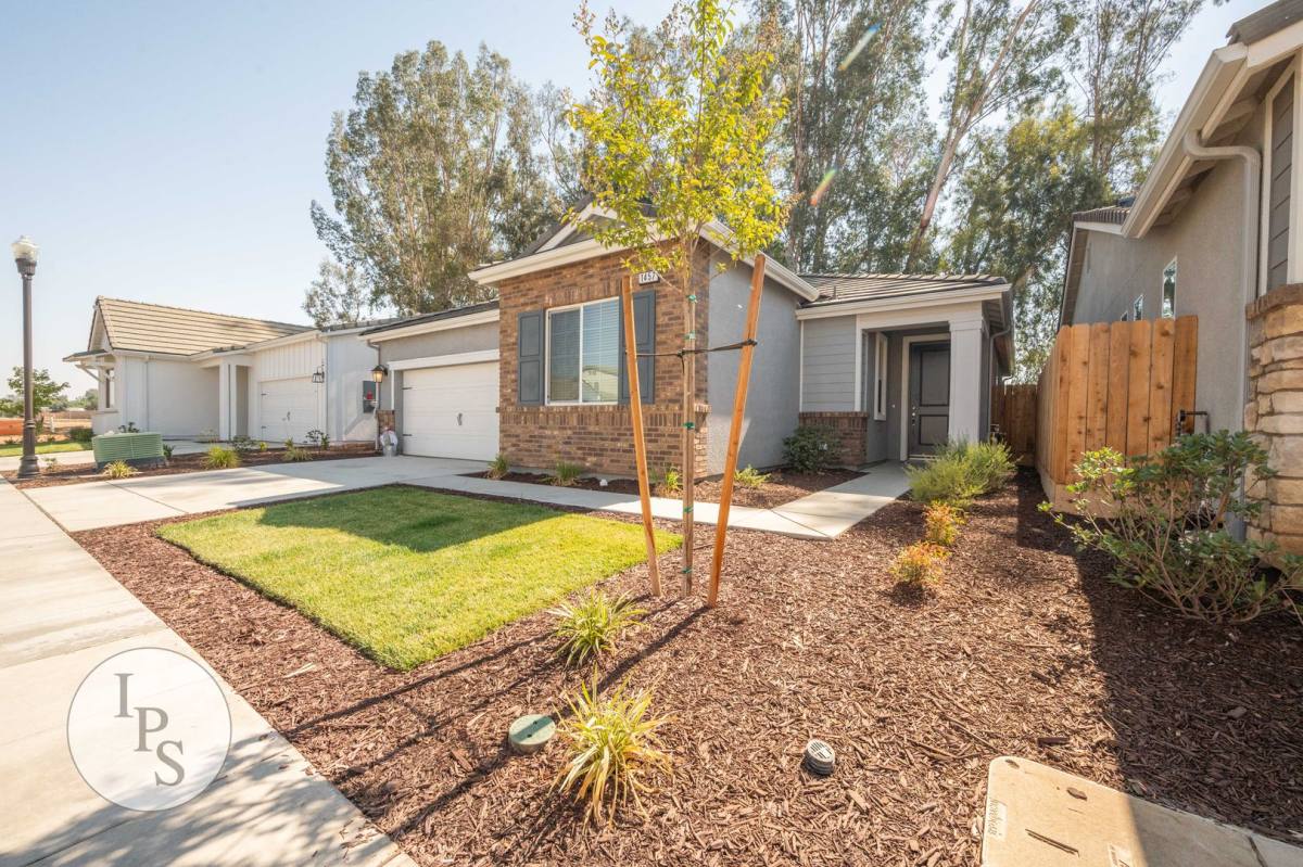 House for rent at 1457 Las Rosas, Clovis, CA 93619
