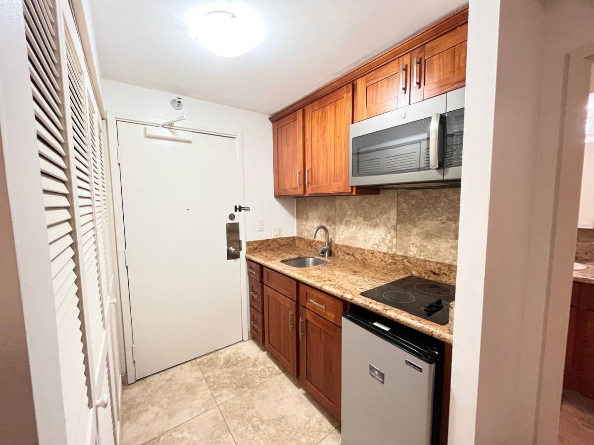 Apartment for rent at 1700 Ala Moana Blvd, Honolulu, HI 96815