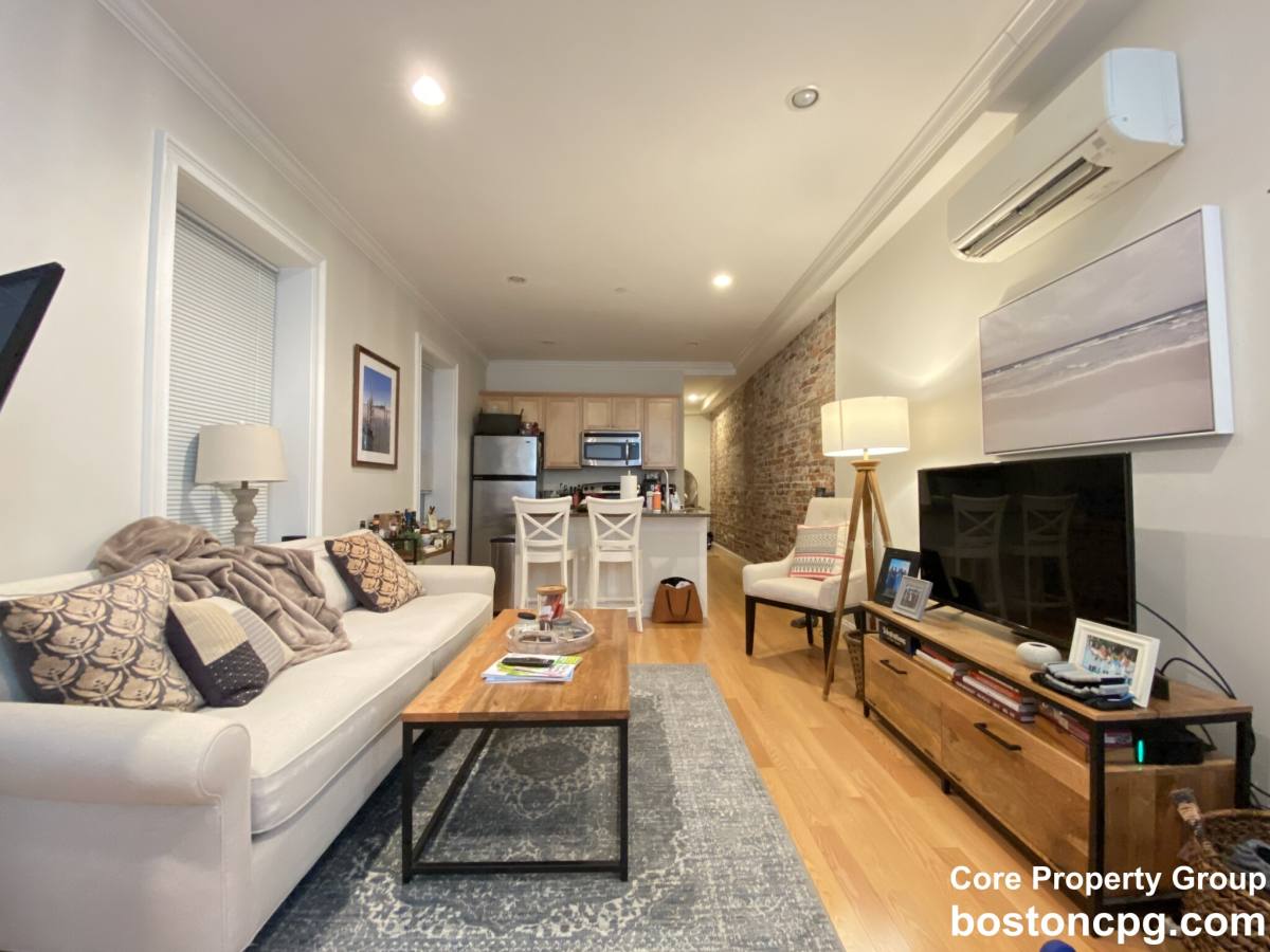Apartment for rent at 16 Hull St #2, Boston, MA 02113