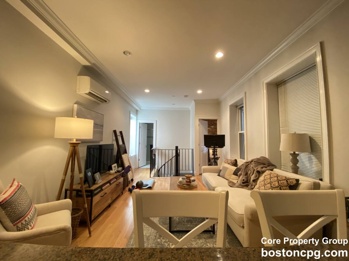 Apartment for rent at 16 Hull St #2, Boston, MA 02113