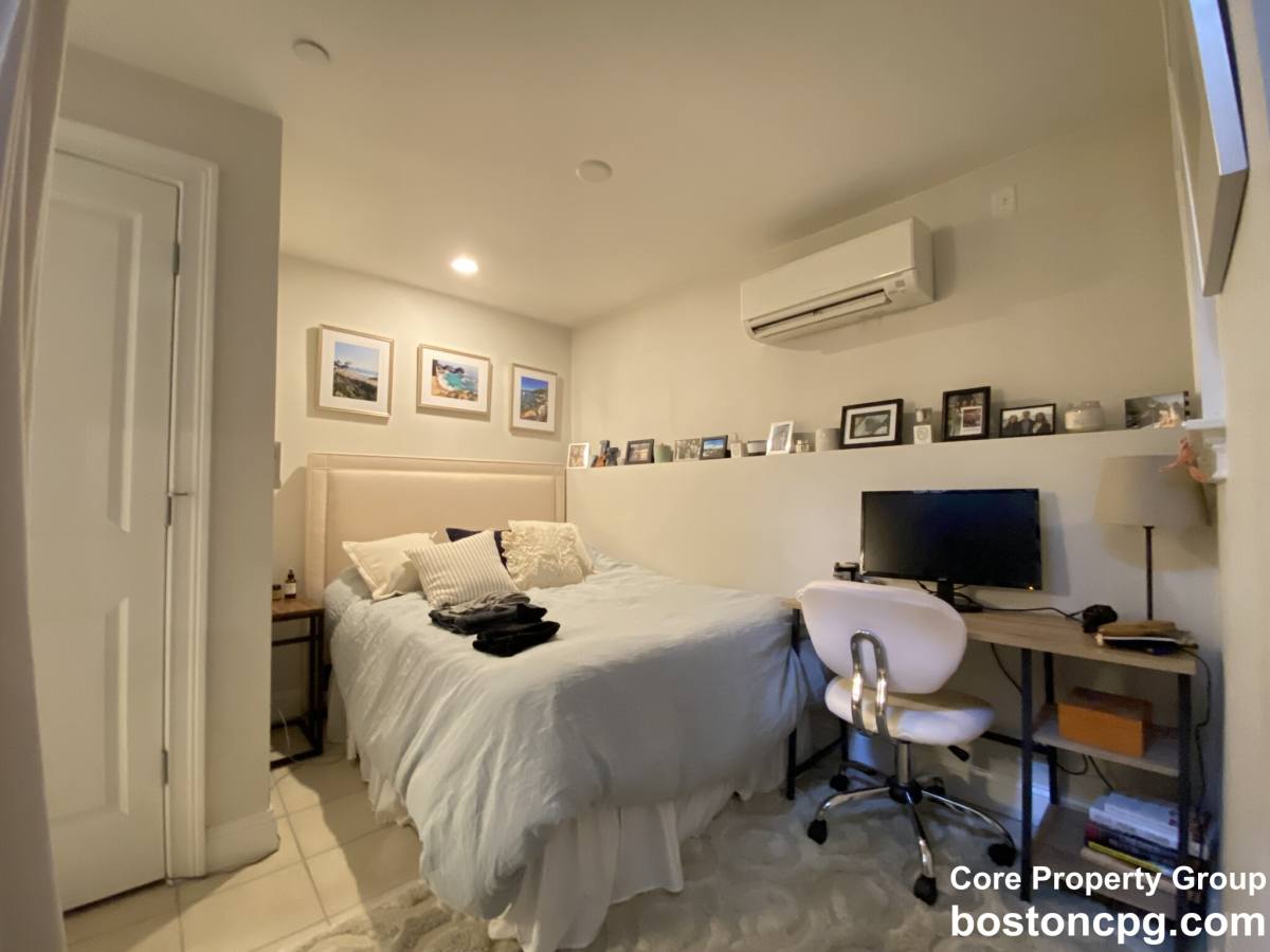 Apartment for rent at 16 Hull St #2, Boston, MA 02113