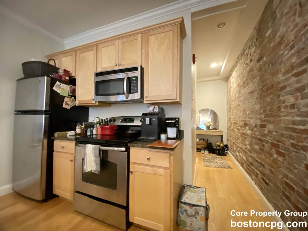 Apartment for rent at 16 Hull St #2, Boston, MA 02113