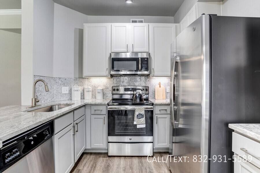 Apartment for rent at 1000 S Braeswood Blvd #MF1, Houston, TX 77096