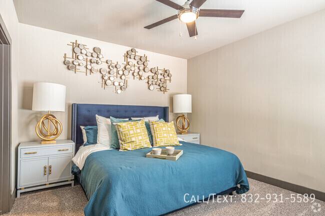 Apartment for rent at 1898 Center St #MHW1, Houston, TX 77007