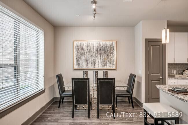 Apartment for rent at 1898 Center St #MHW1, Houston, TX 77007