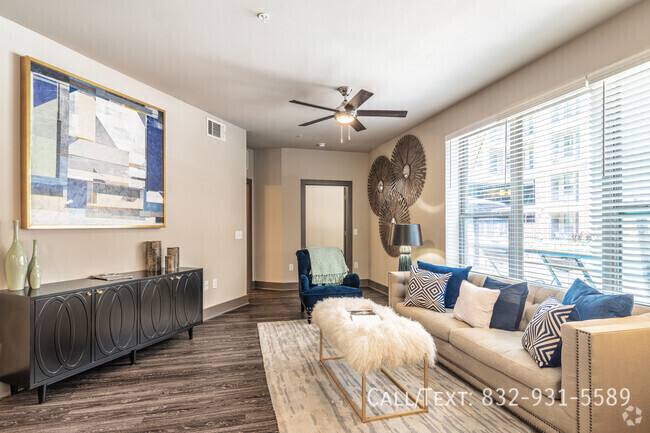 Apartment for rent at 1898 Center St #MHW1, Houston, TX 77007