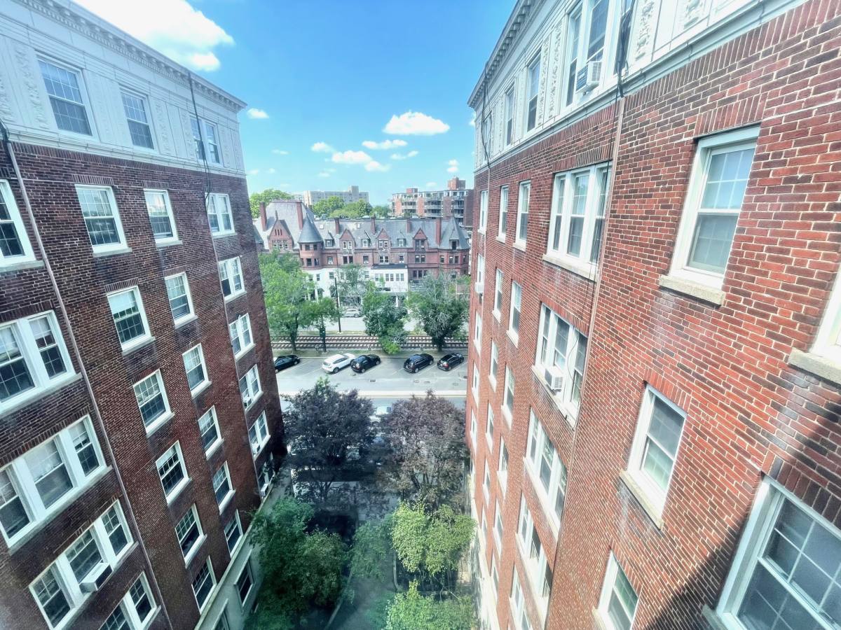 Apartment for rent at 1401 Beacon St #704, Brookline, MA 02446