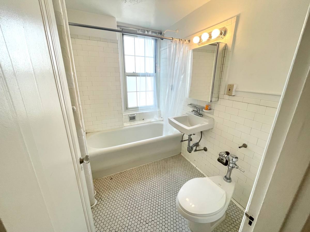 Apartment for rent at 1401 Beacon St #704, Brookline, MA 02446