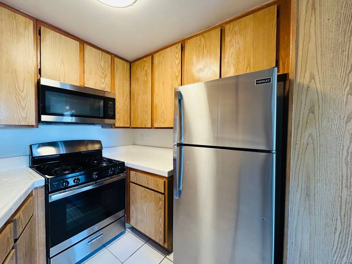 Apartment for rent at 10520 National Blvd, Los Angeles, CA 90034