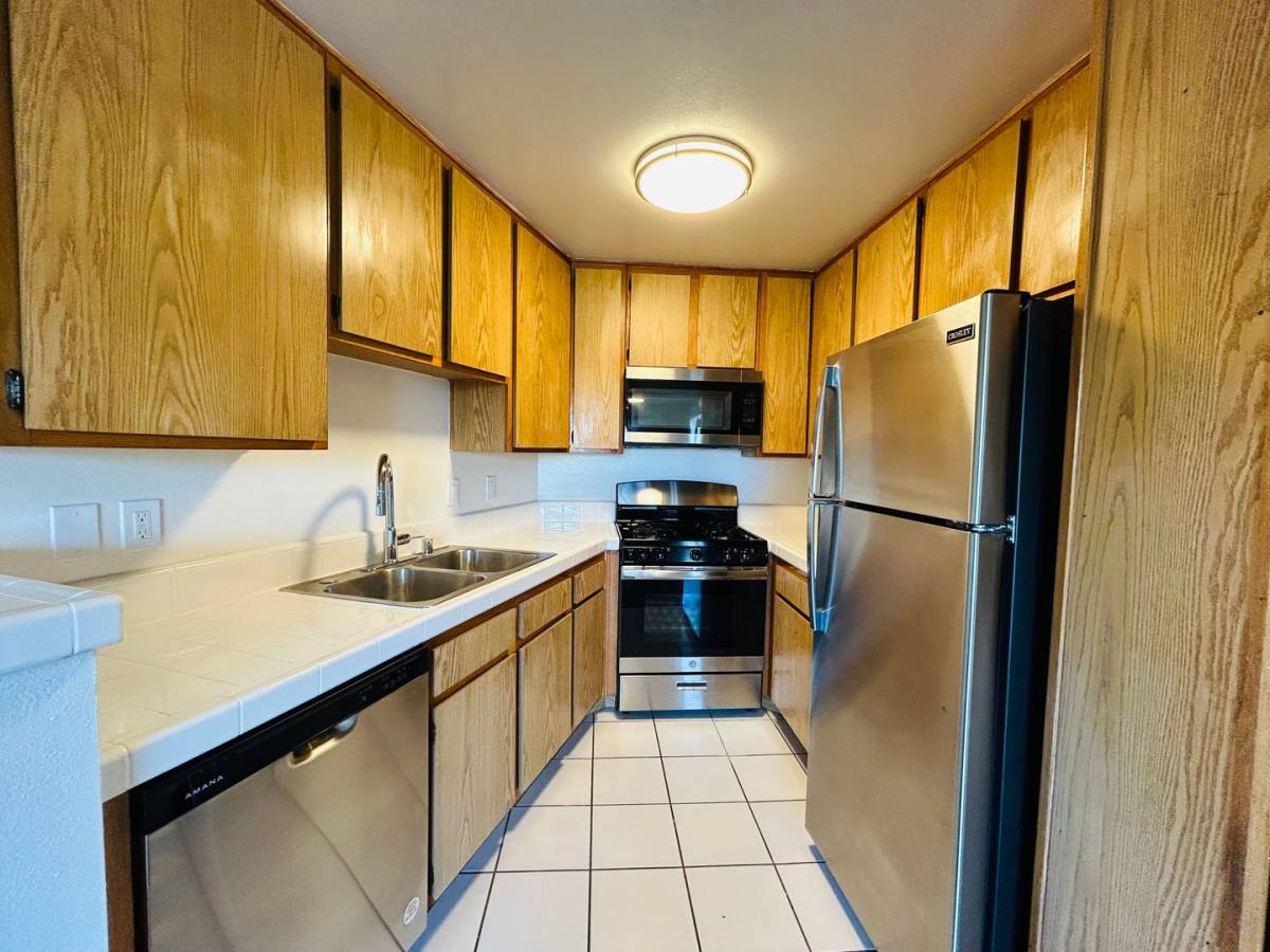 Apartment for rent at 10520 National Blvd, Los Angeles, CA 90034