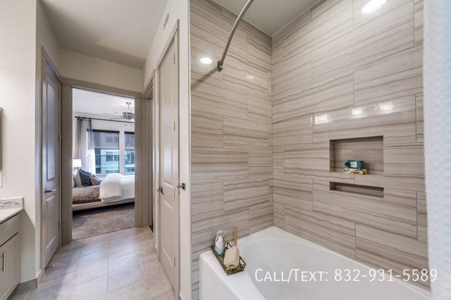 Apartment for rent at 5195 Hidalgo St #AL5, Houston, TX 77056