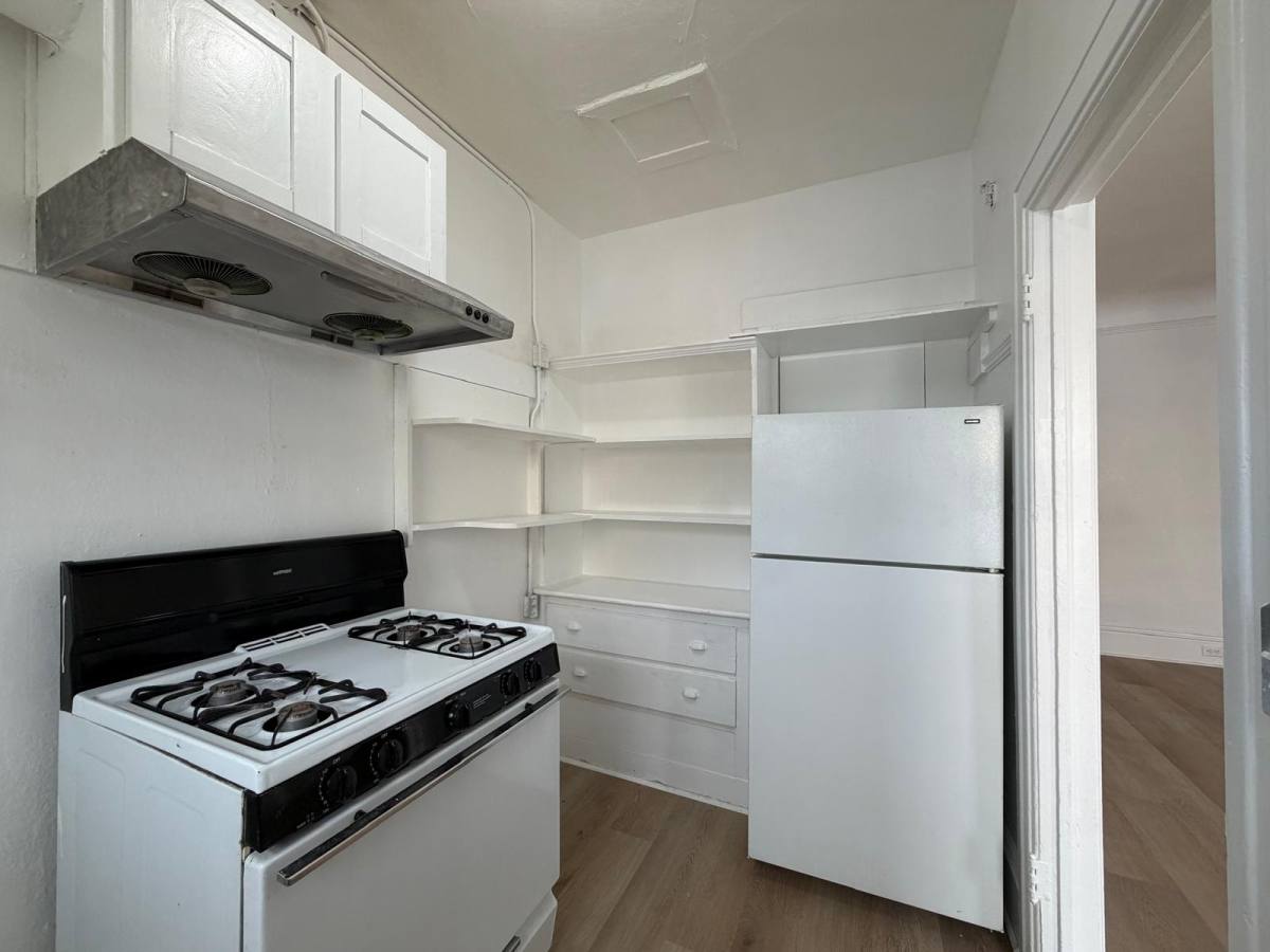 Apartment for rent at 2306 Waverly St #14, Oakland, CA 94612