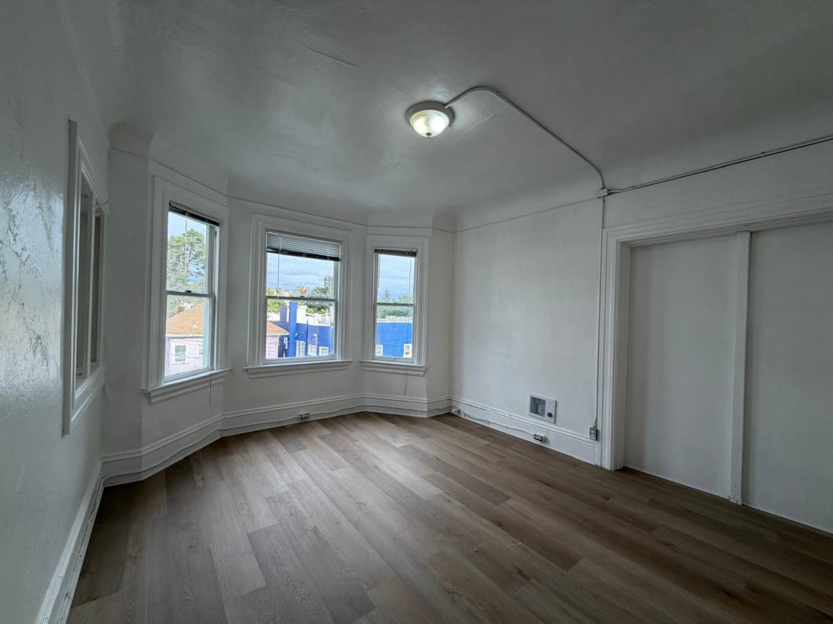 Apartment for rent at 2306 Waverly St #14, Oakland, CA 94612