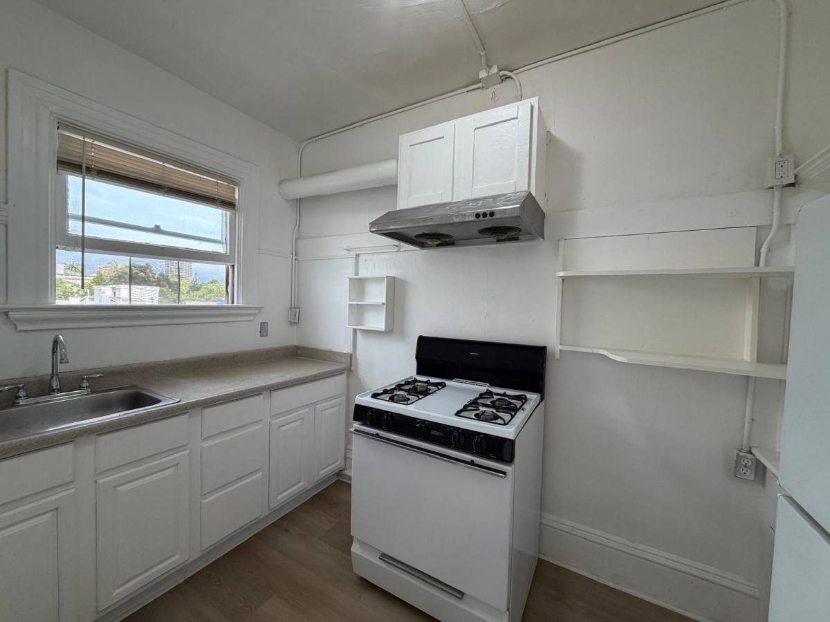 Apartment for rent at 2306 Waverly St #14, Oakland, CA 94612