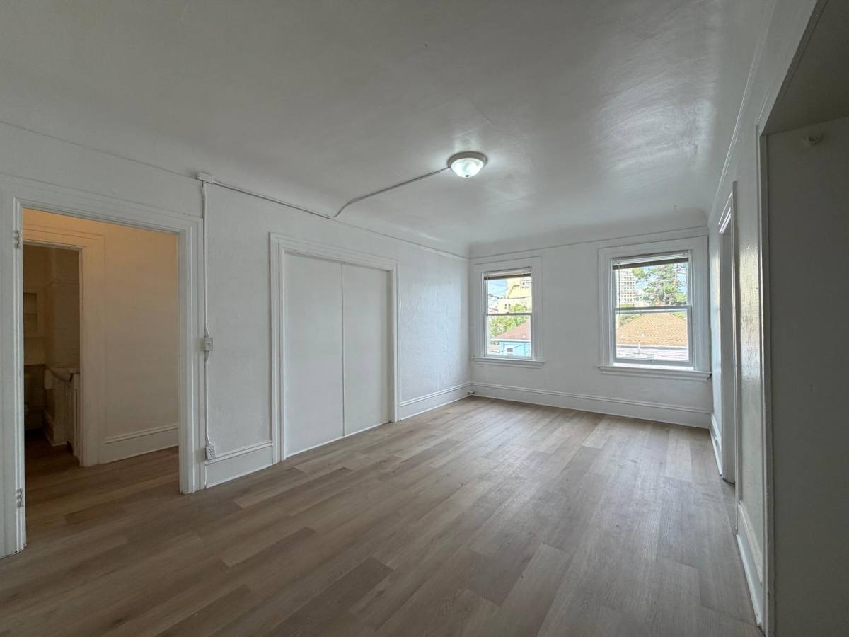 Apartment for rent at 2306 Waverly St #14, Oakland, CA 94612