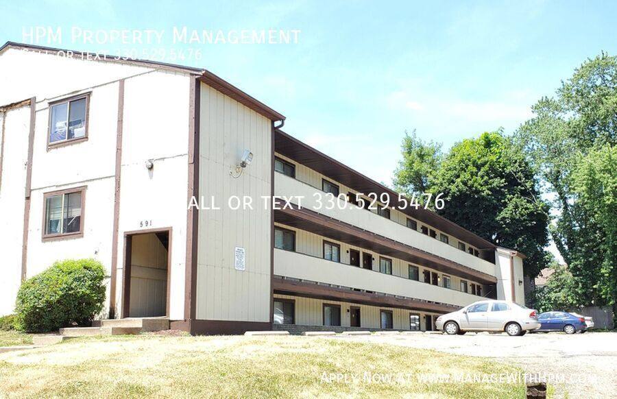 Apartment for rent at 591 E Buchtel Ave, Akron, OH 44304
