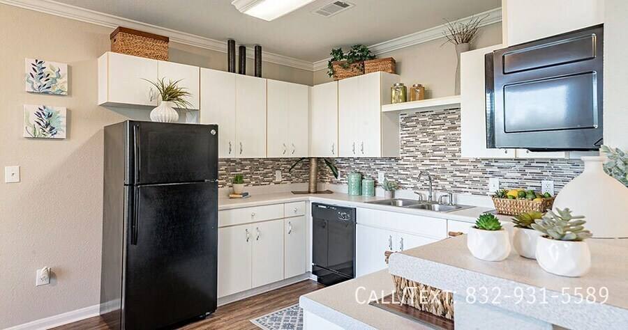 Apartment for rent at 1901 Forest Oaks Dr #CAA, Houston, TX 77017