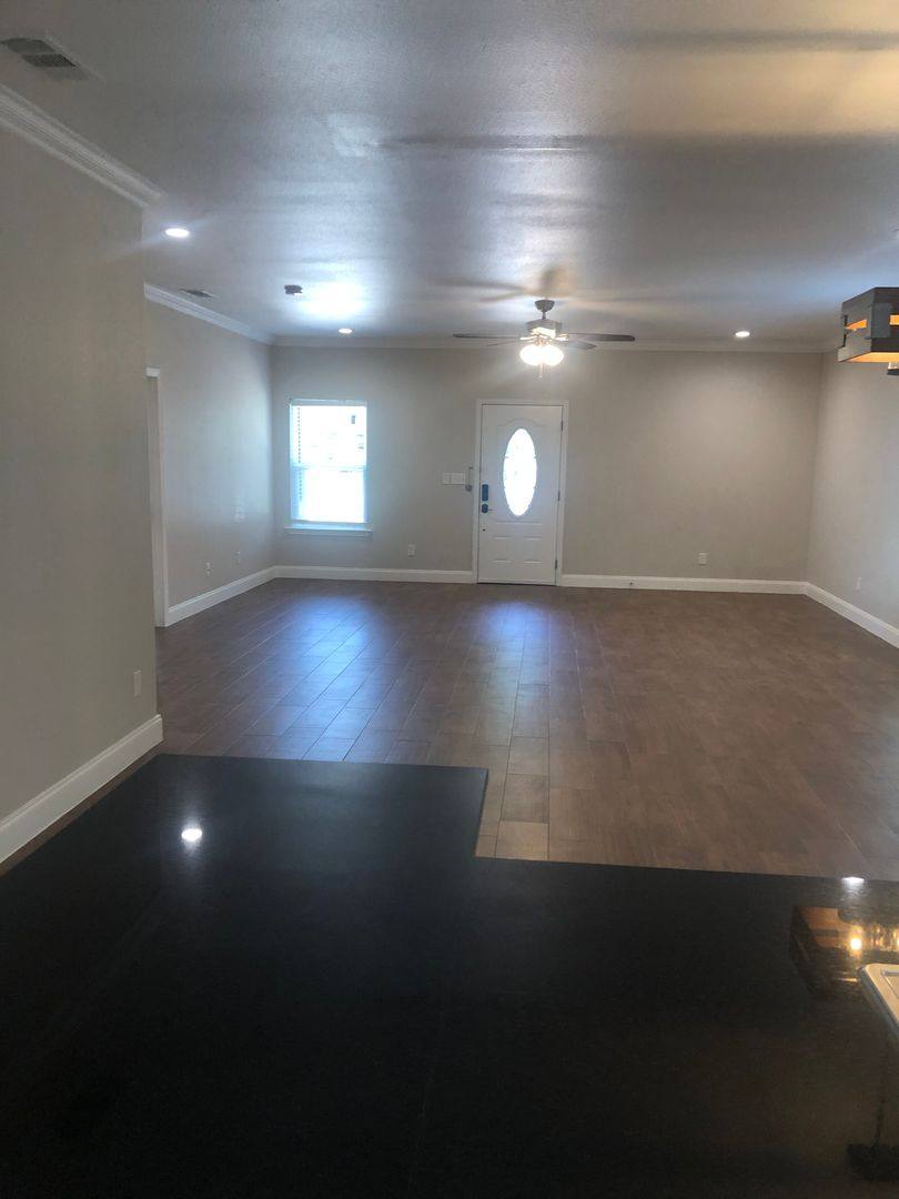 House for rent at 1012 E Oak St, Denton, TX 76205