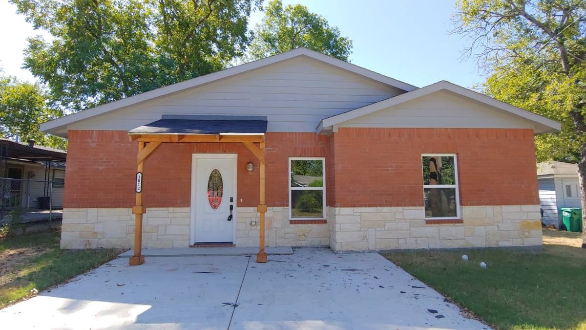 House for rent at 1012 E Oak St, Denton, TX 76205