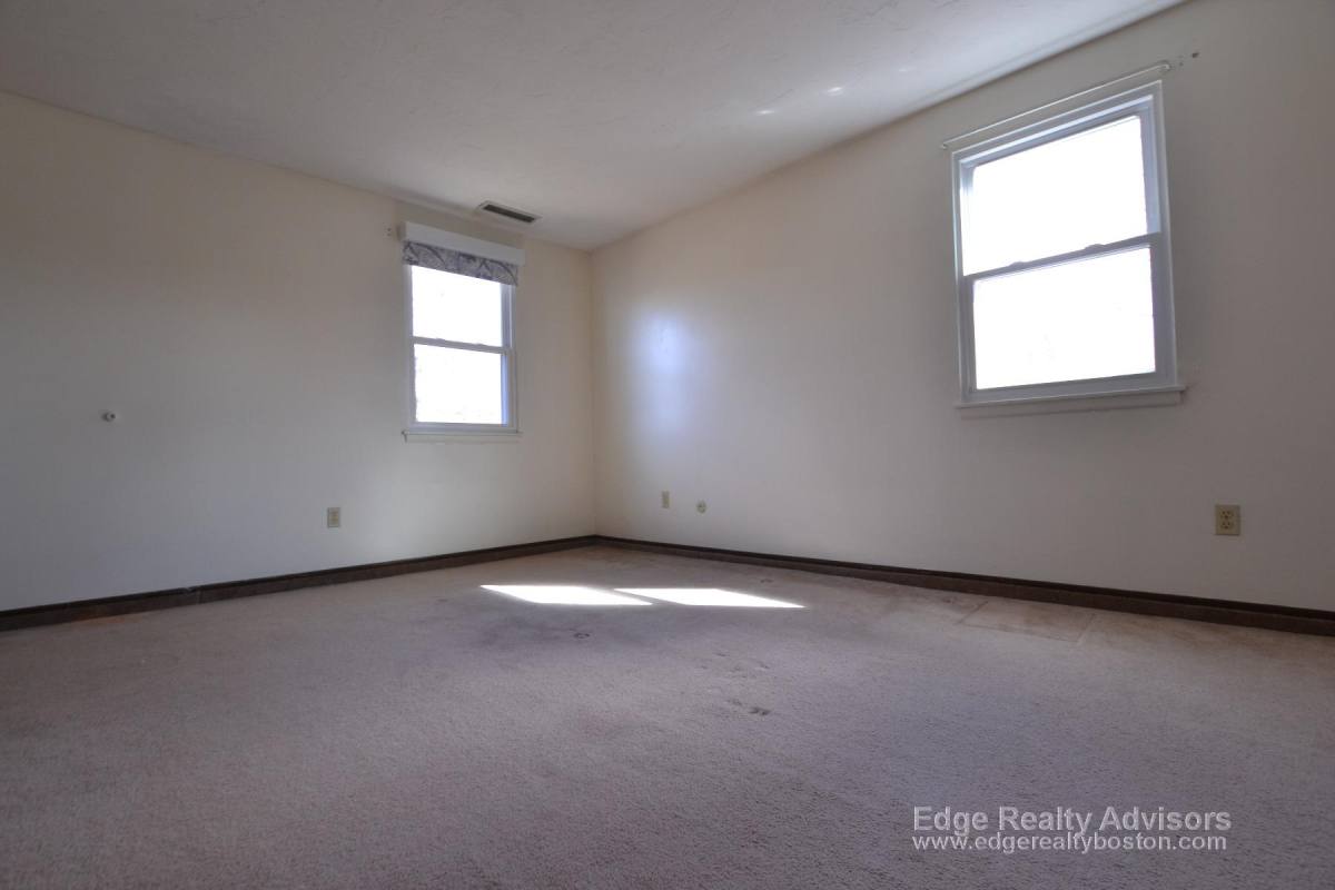 Apartment for rent at 5 General Greene Ave #5, Natick, MA 01760