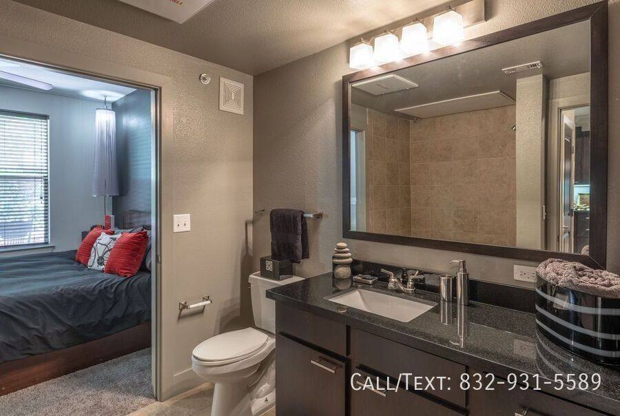 Apartment for rent at 1000 Maxie St #24EW, Houston, TX 77007